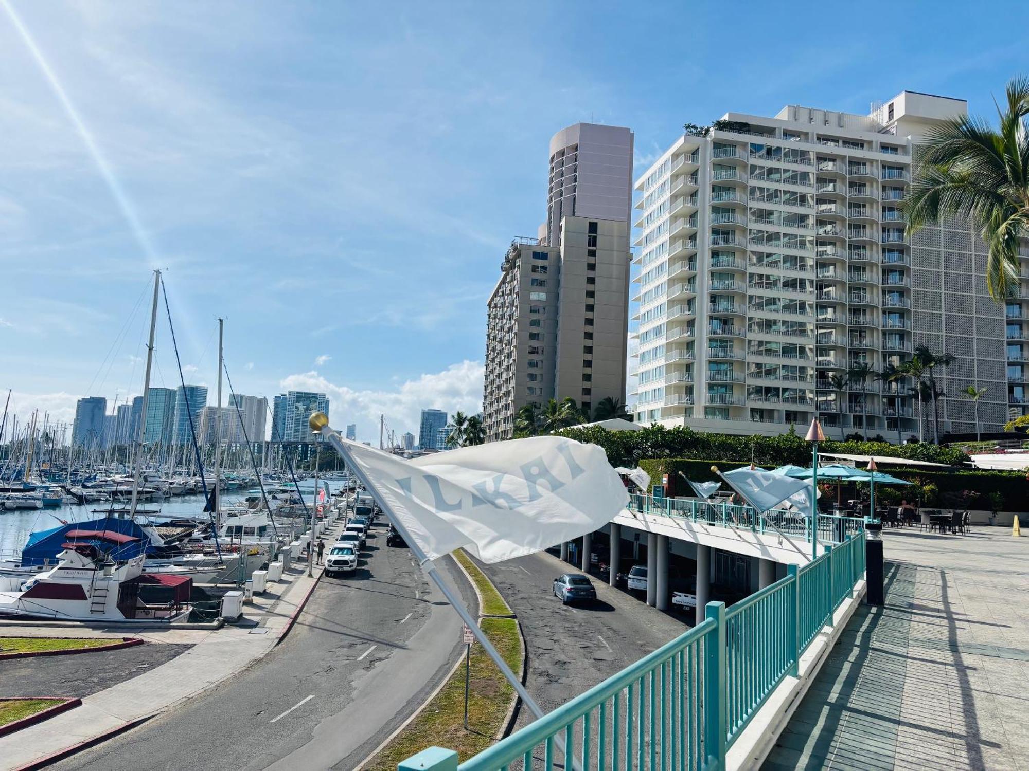 Ilikai 1822-2br2ba Modern Unit With Ocean &harbor Views No Fees Ferienhaus Honolulu